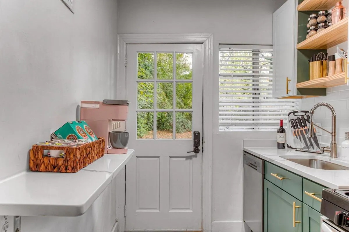 Charming Getaway Minutes To Everything! Charlotte 0*,  Verenigde Staten